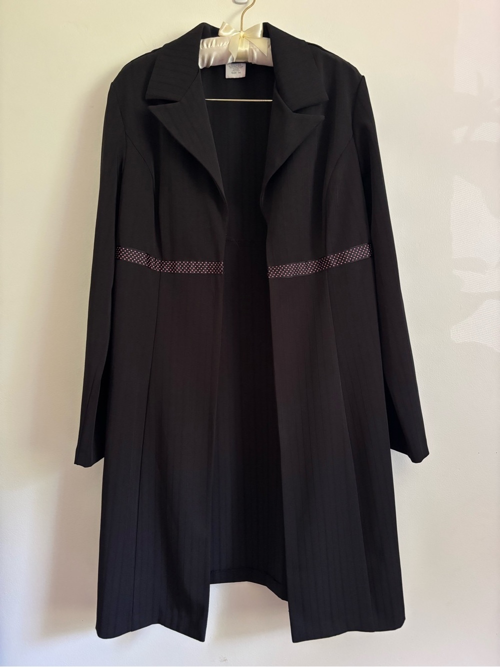 Vtg Black Women's Long Open Front Pinstriped Coat with Pink Dotted Waist Accent